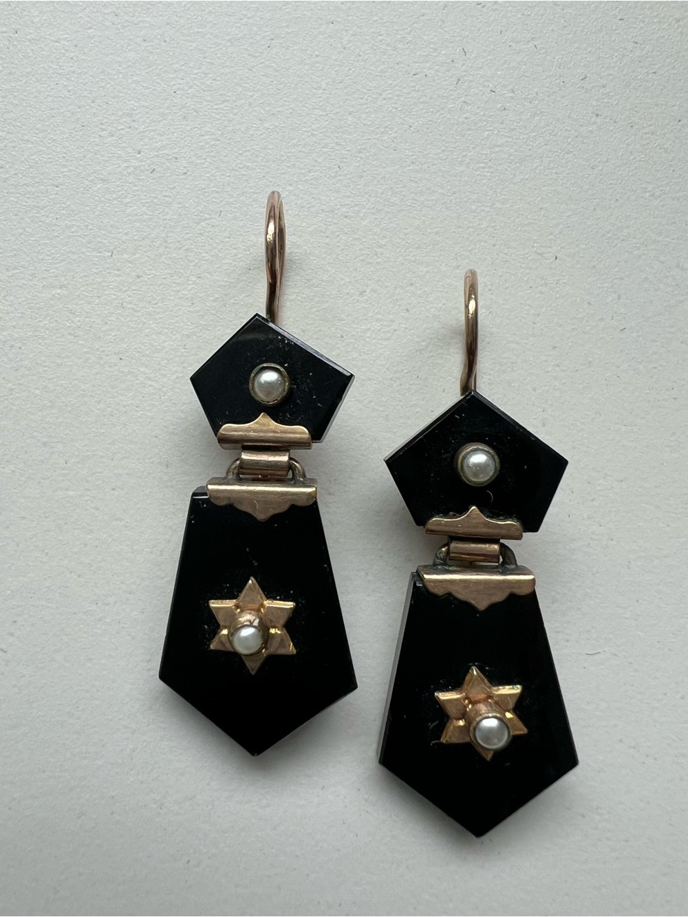 Antique Victorian Onyx Gold and Pearl Earrings - Picture 3 of 10